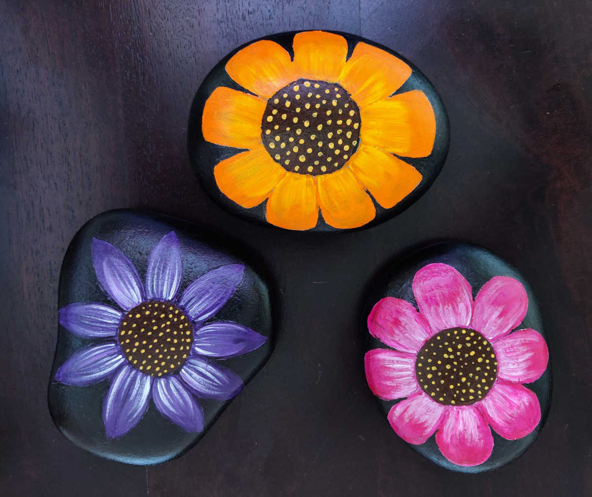 Hand Painted Flower Pebbles - Set of 3 | imagicArt